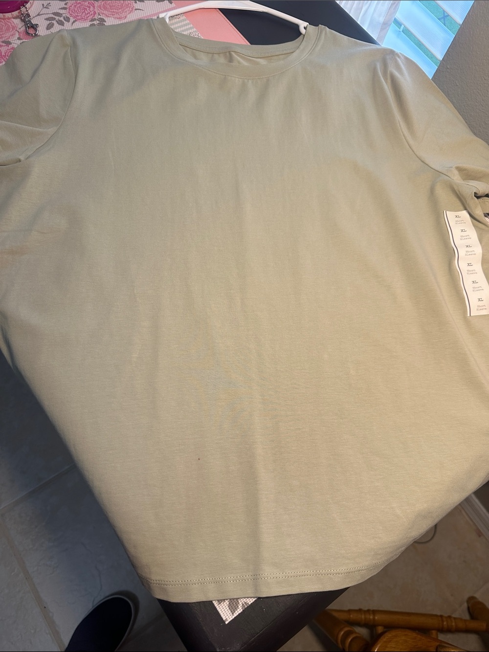 Ladies sage green Crew Neck T-Shirt - Sz XL. NWT